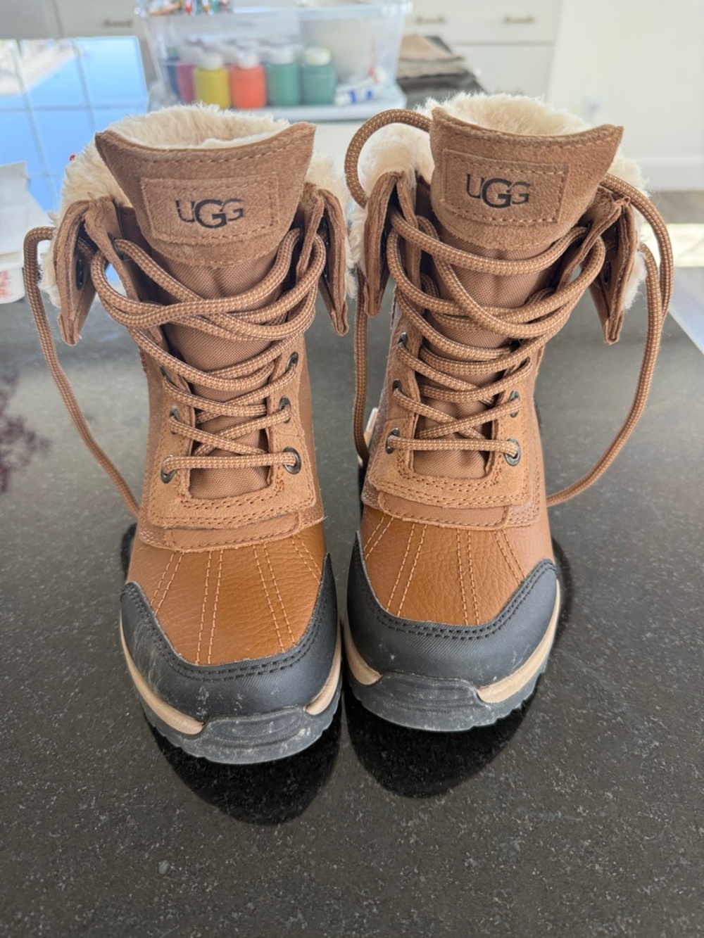 Girls UGG Adirondack Boots - Picture 4 of 10